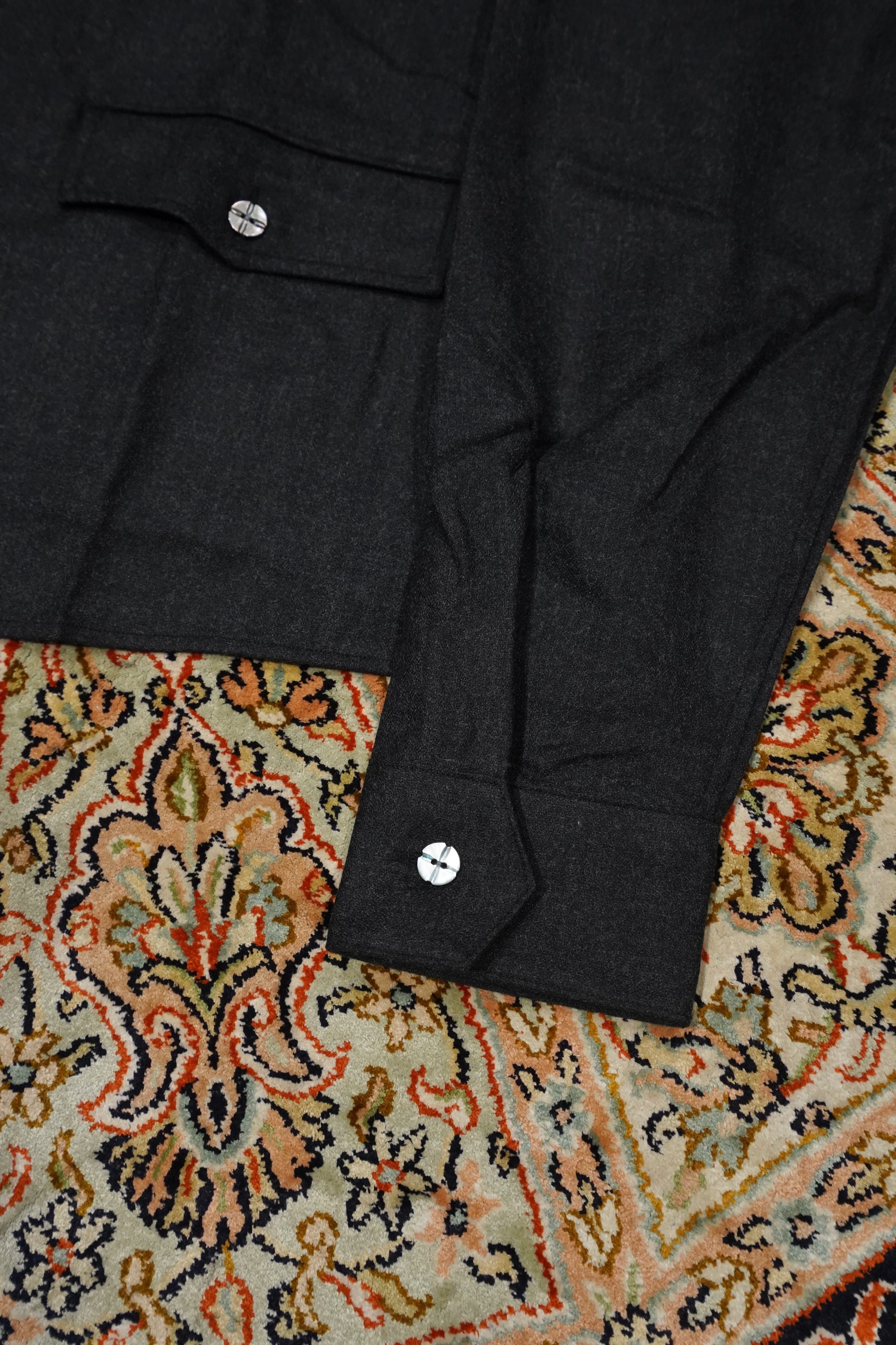 STEAF BALL SHIRT (GENTLE CHARCOAL)