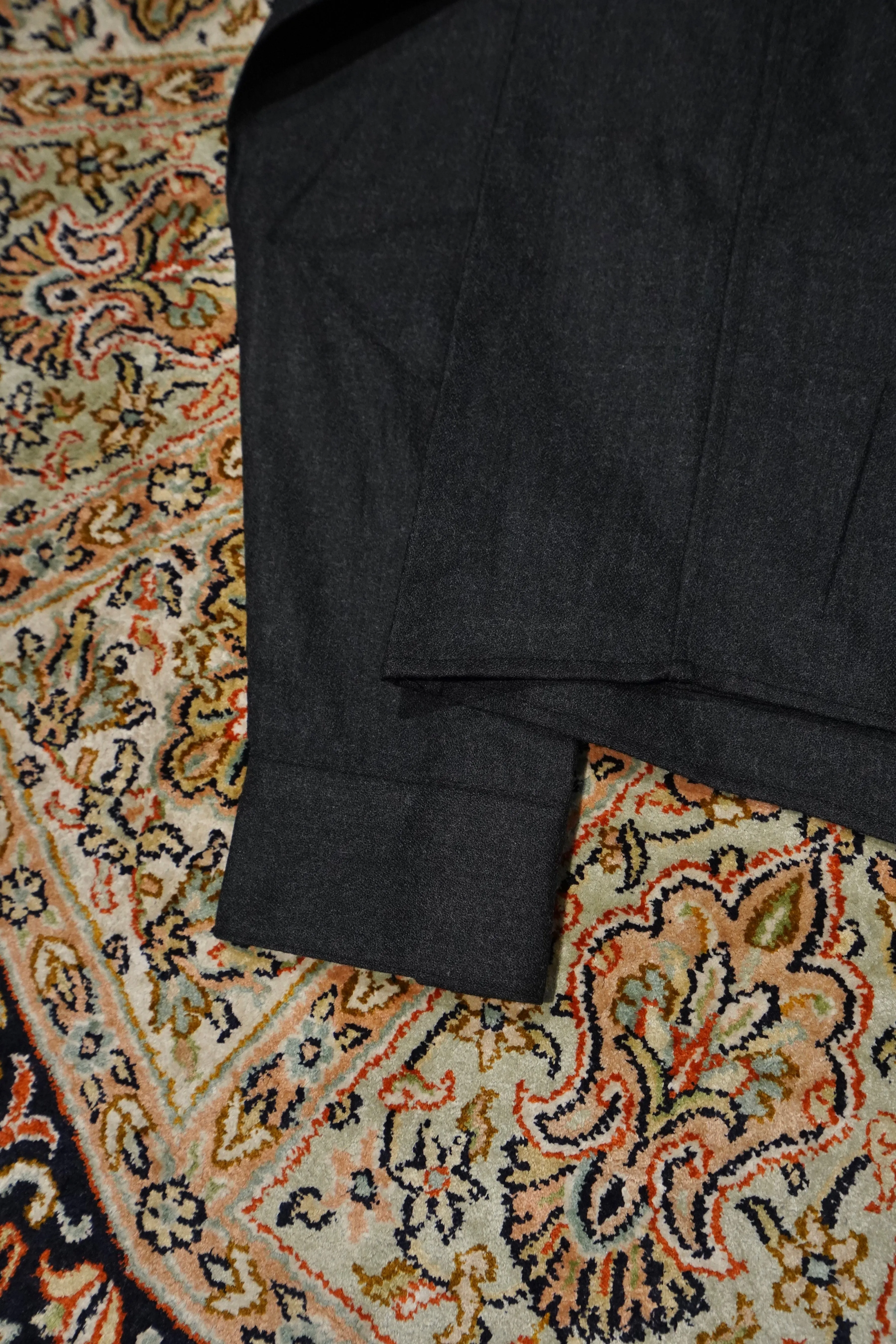 STEAF BALL SHIRT (GENTLE CHARCOAL)